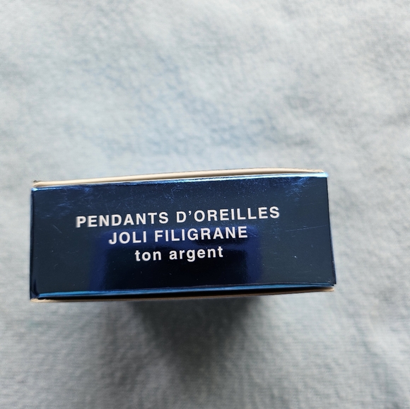 Avon Filigree Chandelier Pierced Earrings, Silvertone, NIB - Picture 11 of 11